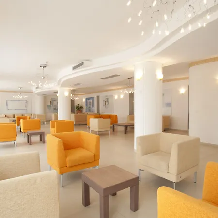 Oasiclub - 3* فيستَ