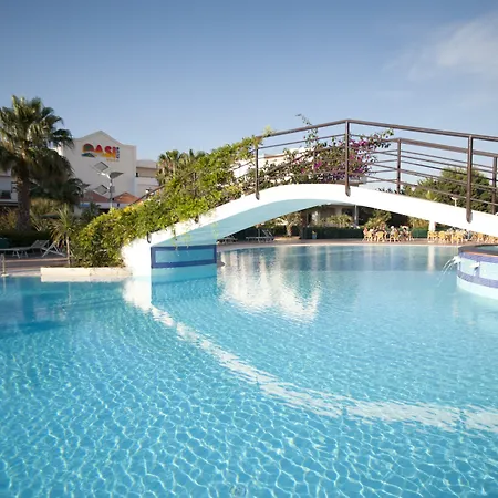 Ξενοδοχείο με διαμερίσματα Oasiclub - 3*